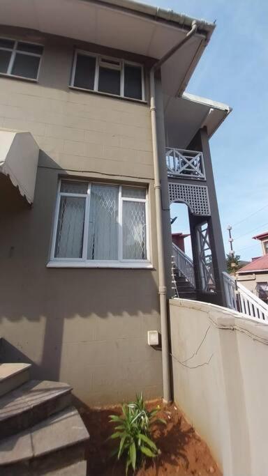 Spacious 1 Bedroom, Self Catering Apartment In Glenwood, Durban Luaran gambar